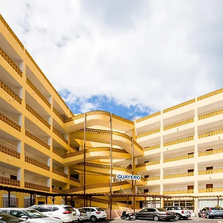 Cristianos Guayero *